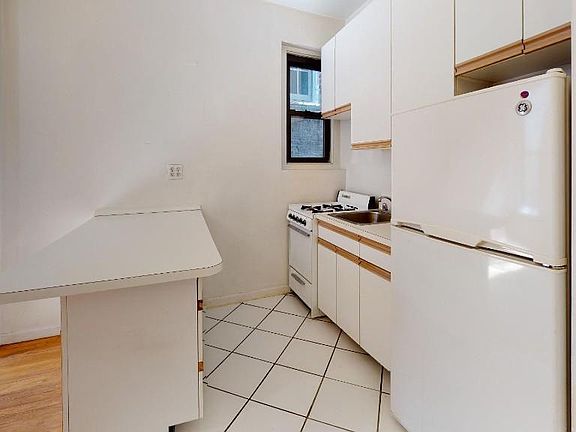 5th image of 164 E 90th St APT 3RW