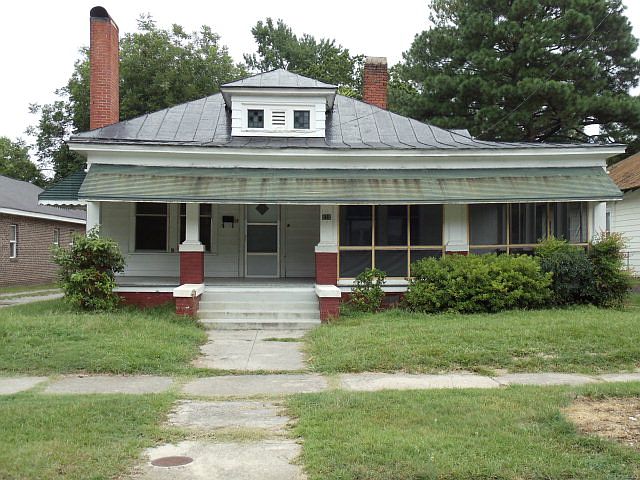 1st image of 830 Western Ave
