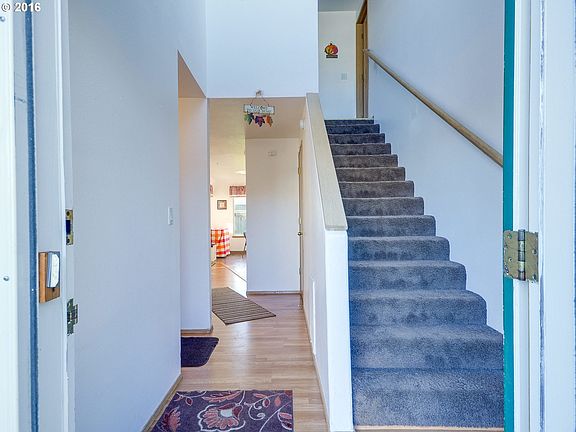 3rd image of 9502 NE 134th Ave