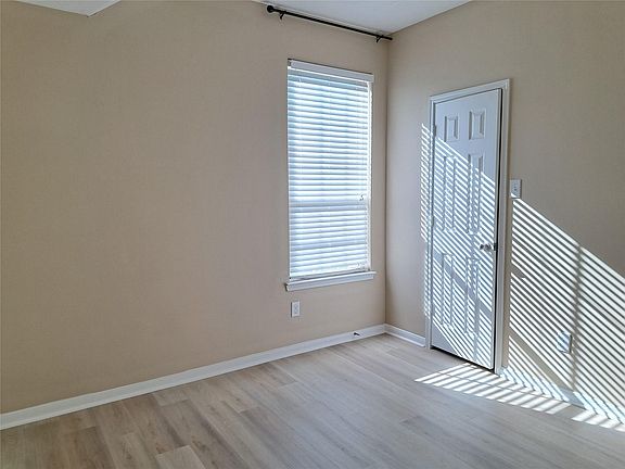 5th image of 21910 Cascade Hollow Ln