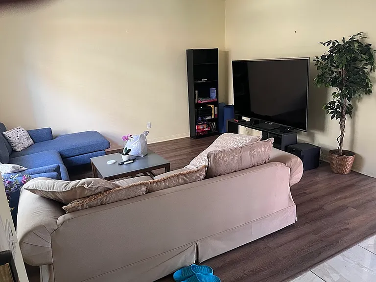2435 Bruin Pl — Photo 4