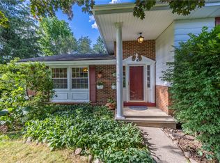 4 Musket Ln, Pittsford, NY 14534