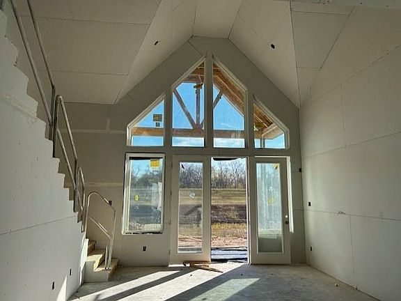 3rd image of 10922 Skyway Ln