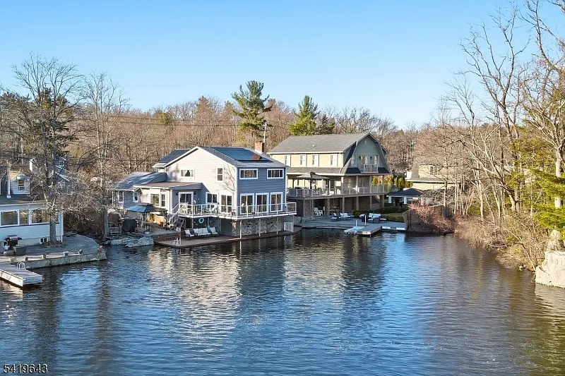 630 Warwick Tpke photo 1