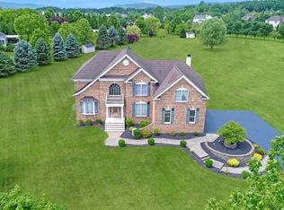 10 Halls Mill Rd, Asbury, NJ 08802