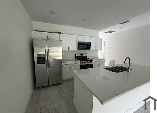 320 S 9th Ave — Photo 9