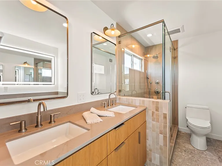 429 Goldenrod — Photo 15