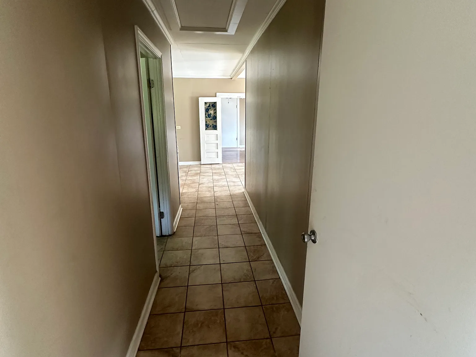 3 bed, 1.5 bath, 700 sqft, $575 — Photo 3