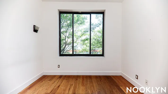 Rented by Nooklyn NYC LLC | media 4