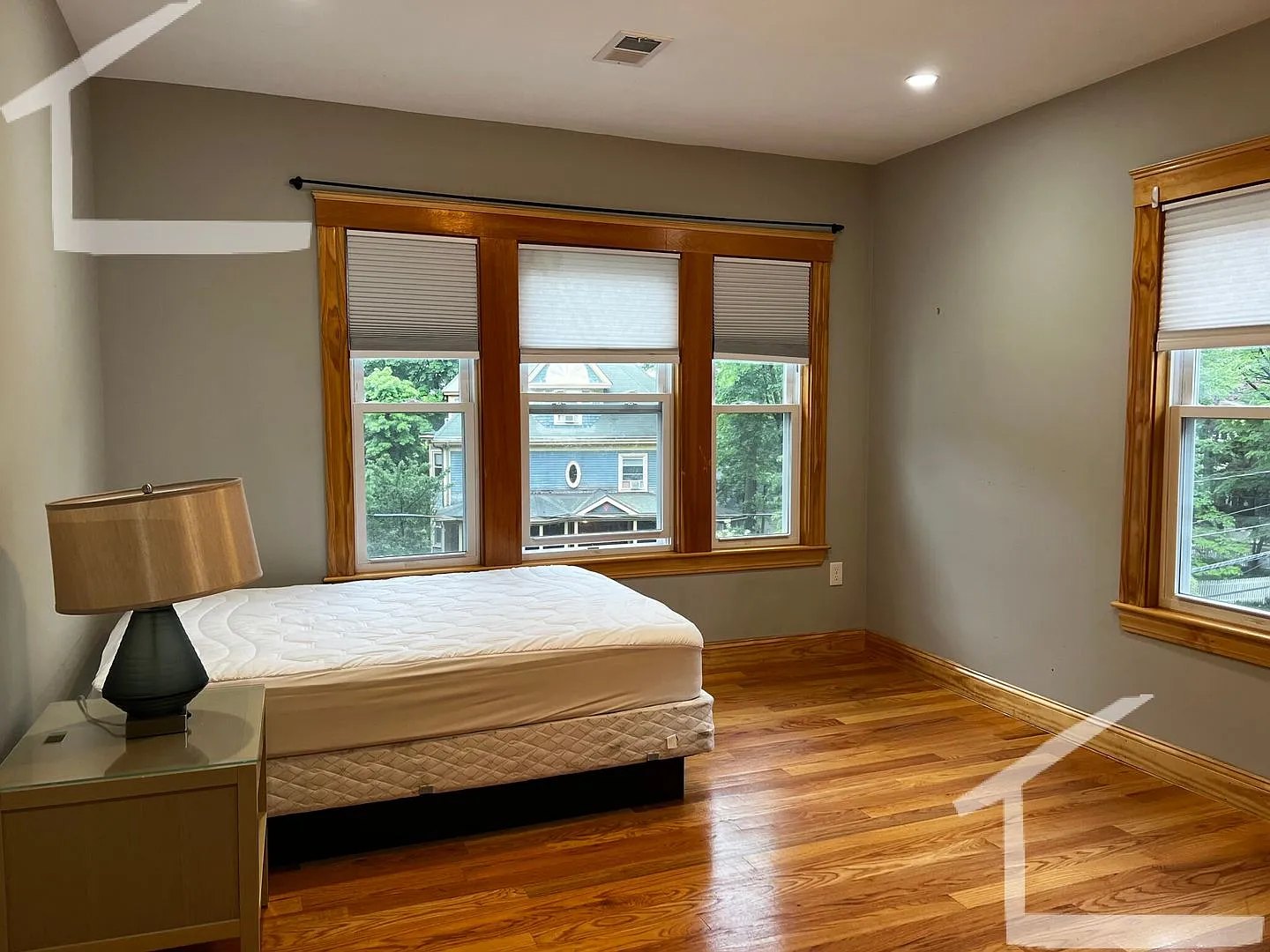 Modern Gem near BU! Spacious, Sunny and Professionally managed. 4 baths — Photo 2