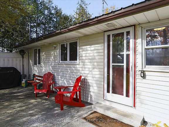 3rd image of 733 Marble Point Rd