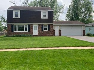 420 W North St, Creston, IL 60113