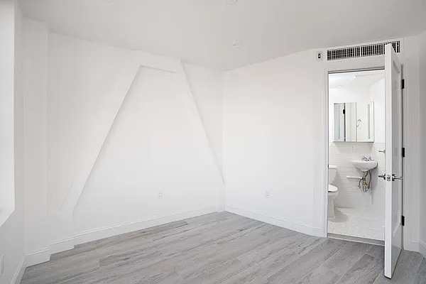 Rented by Nolita Group | media 7