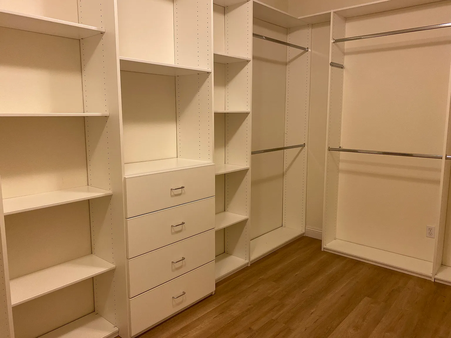 6 bed, 4.5 bath, $1,299 — Photo 4