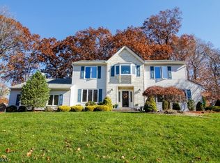 18 Penn Rd, Morris Plains, NJ 07950