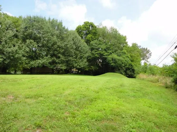 890 Cumberland Dr, Clarksville, TN 37040