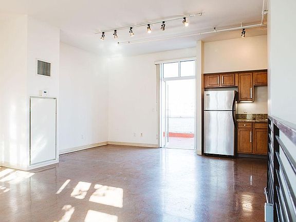 3rd image of 409 W Olympic Blvd #709