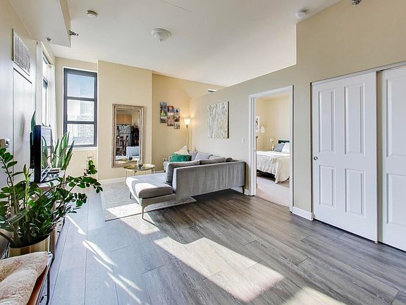 2nd image of 1464 S Michigan Ave APT 611