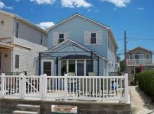 1 Bayside Ave, Breezy Point, NY 11697