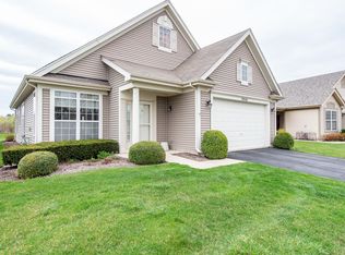 39565 N Cambridge Blvd, Beach Park, IL 60083
