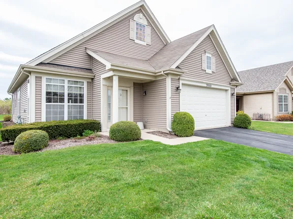 39565 N Cambridge Blvd, Beach Park, IL 60083