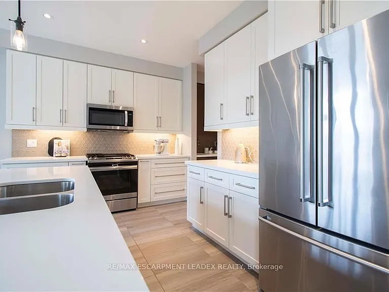19 Secinaro Ave — Photo 10