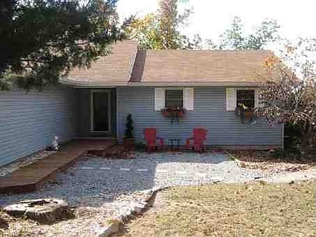 1st image of 165 Pilots Cove Ln