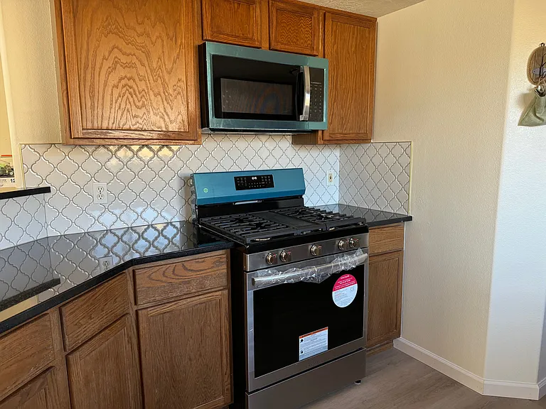 7500 Eagle Crest Ave NE — Photo 5