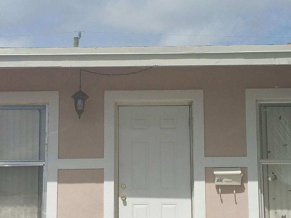 1st image of 711 NE 46th Ct #715
