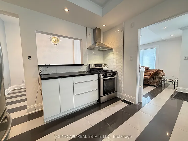 135 Bonham Blvd #UPPER — Photo 19