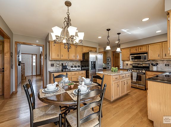 4th image of 50 Breckenridge Dr