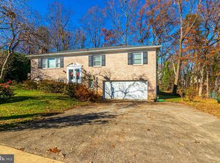 16039 Fairway Dr, Dumfries, VA 22025