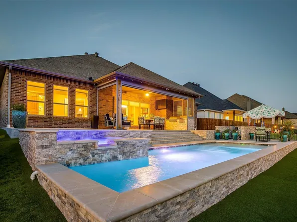 1305 Crown Valley Dr, Willow Park, TX 76087