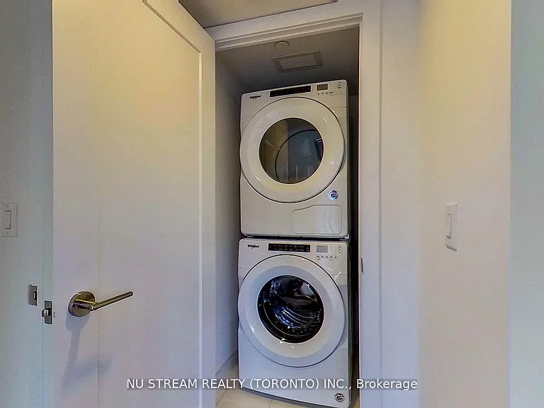 50 McCaul St #405 — Photo 29