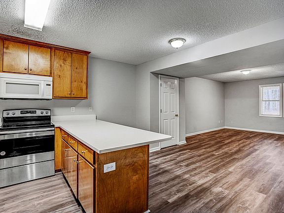 4th image of 281 Marshbanks St Unit 8