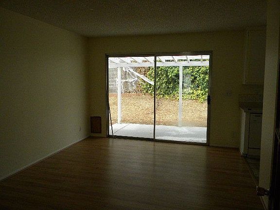 4th image of 4365 Newhaven Dr