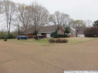4327 Shiney Point Cv, Southaven, MS 38672