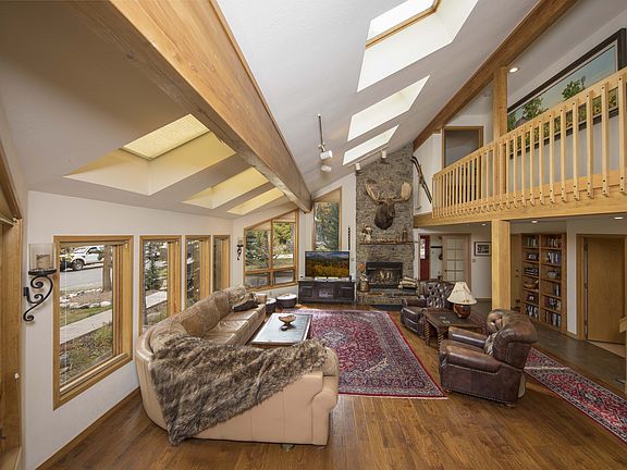 2nd image of 107 Windwood Cir