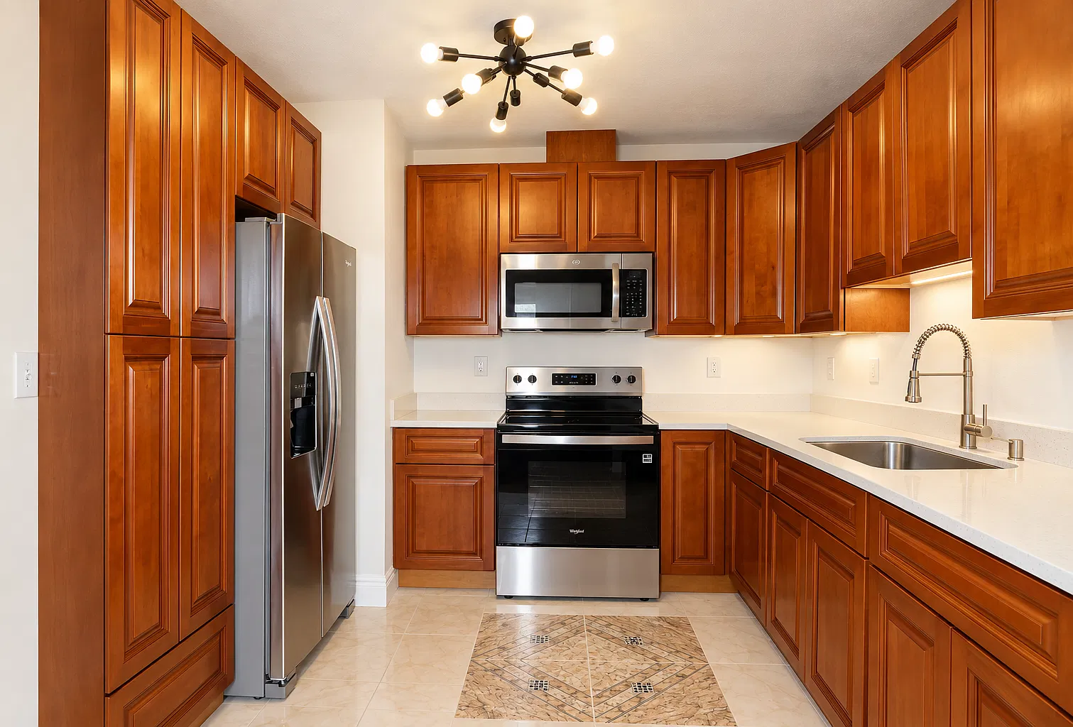 3 bed, 1679 sqft, $3,200 — Photo 2