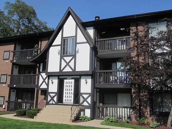 3rd image of 13609 S Lamon Ave #601