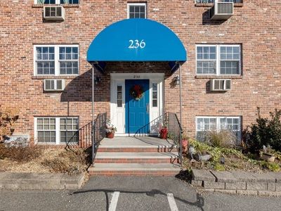 236 Low St APT 5, Newburyport, MA, 01950