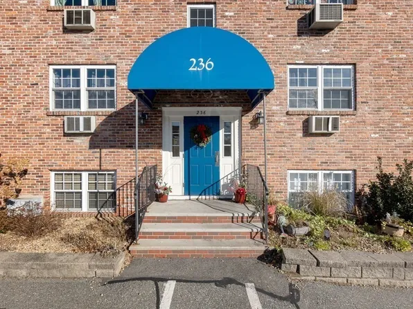 236 Low St APT 5, Newburyport, MA 01950