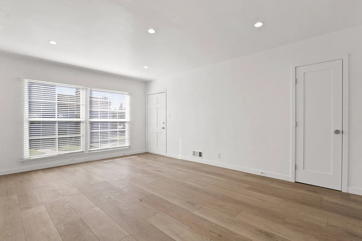Building Photo - 805 23rd St