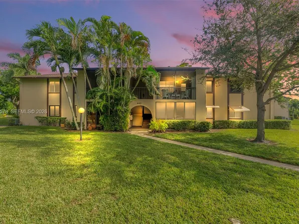 442 Pine Glen Ln APT D-2, Greenacres, FL 33463