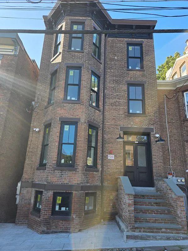 161 Ann St — Photo 2