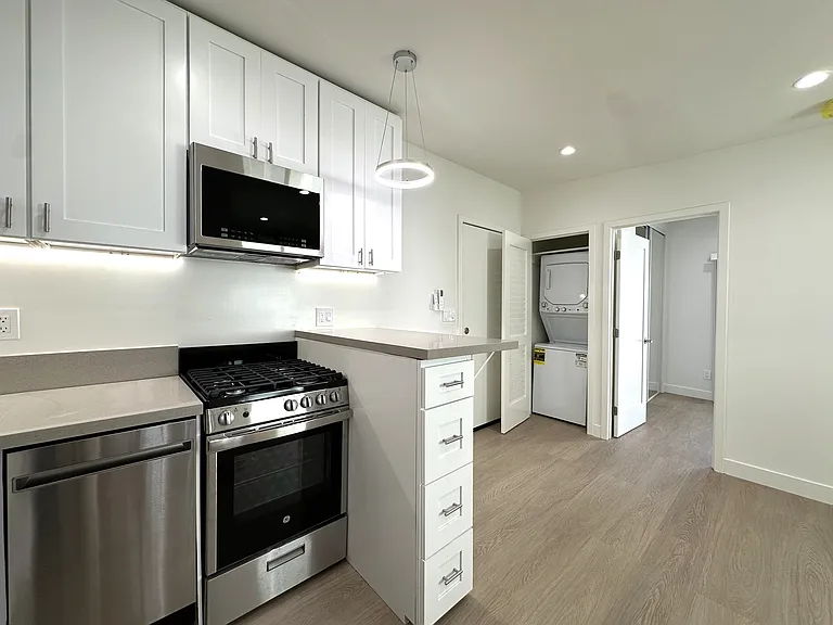 1734 Barry Ave #8 — Photo 1