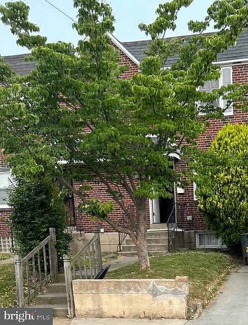 2nd image of 746 Elmwood Ave