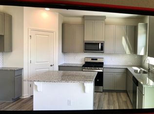 454 Summer Ranch Dr, Fuquay Varina, NC 27526