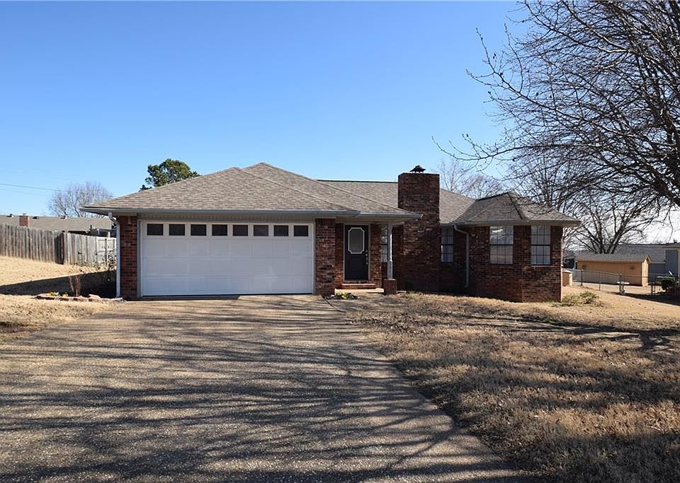 1st image of 1318 Briarwood Dr