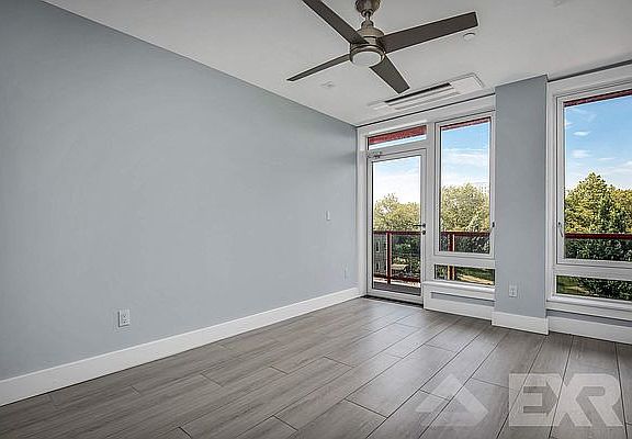 2nd image of 975 Liberty Ave #3J